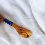 Casa si Gradina - Decoratiuni - DIY - Articole mercerie - Ata bumbac pentru brodat Mouline NITARNA, 8 m, Golden - Infinity.ro