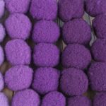 Jucarii, Copii si Bebe - Jucarii si jocuri - Jucarii & jocuri educative - Seturi de artizanat - Set 30 pompoane pentru activitati Crisalida, diametru 20 mm, Violet - Infinity.ro