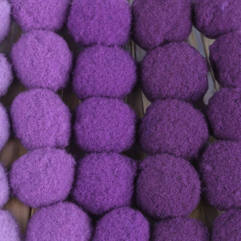 Jucarii, Copii si Bebe - Jucarii si jocuri - Jucarii & jocuri educative - Seturi de artizanat - Set 30 pompoane pentru activitati Crisalida, diametru 20 mm, Violet - Infinity.ro