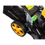 Casa si Gradina - Gradinarit si plante - Utilaje gradina - Masini de tuns iarba - Masina de tuns iarba pe benzina John Gardener, 51cm latime, cu autopropulsie, 60L, GEKO G83052 - Infinity.ro