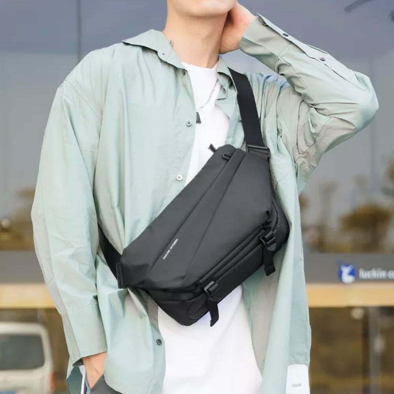 Fashion, accesorii si bijuterii - Barbati - Accesorii barbati - Genti si rucsacuri barbati - Geanta umar, borseta Mark Ryden , impermeabila 30 X 20 X 25 X 17 cm - Infinity.ro