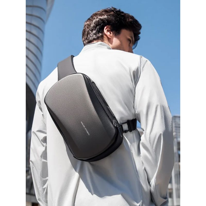 Fashion, accesorii si bijuterii - Barbati - Accesorii barbati - Genti si rucsacuri barbati - Geanta umar Mark Ryden, rezistenta la apa 30 X 18 X 10 X cm, port USB - Gri - Infinity.ro