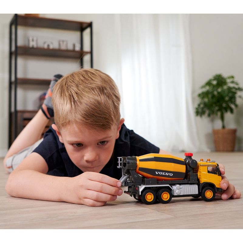 Jucarii, Copii si Bebe - Jucarii si jocuri - Vehicule si jucarii cu telecomanda - Utilaje constructie de jucarie - Camion betoniera Majorette Volvo Cement Mixer - Infinity.ro