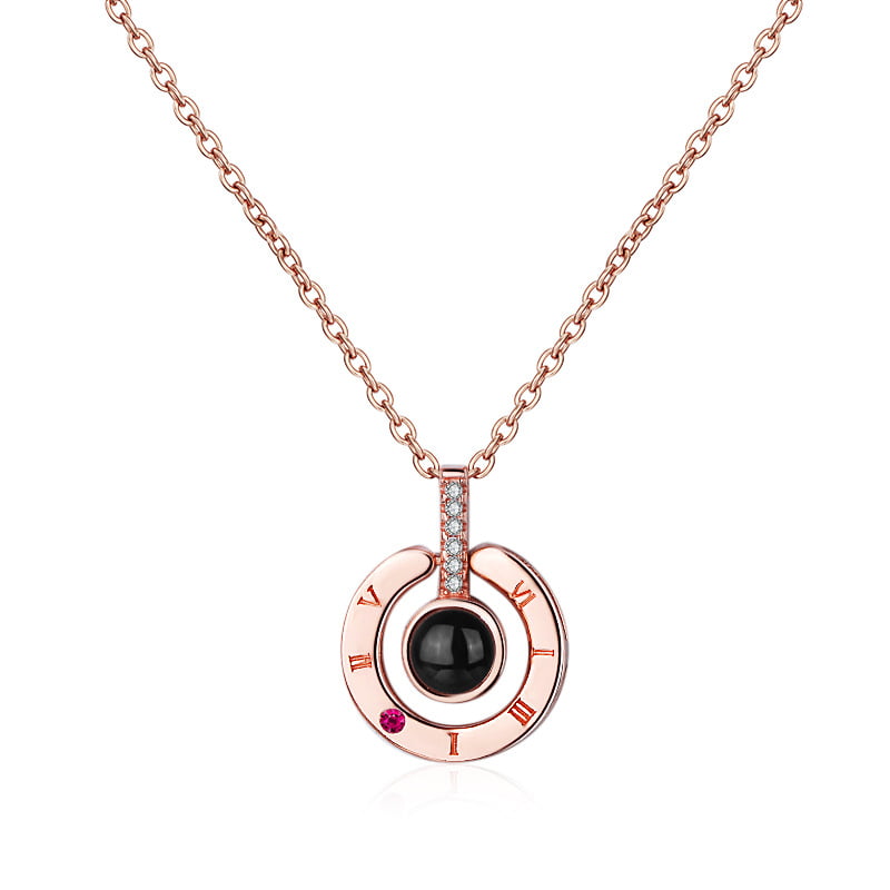 Colier cu pandantiv argint 925 MBrands care proiecteaza cuvantul " Te Iubesc" in 100 de limbi - Rose Gold