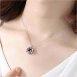 Fashion, accesorii si bijuterii - Femei - Bijuterii femei - Coliere femei - Colier cu pandantiv argint 925 MBrands care proiecteaza cuvantul " Te Iubesc" in 100 de limbi - Rose Gold - Infinity.ro