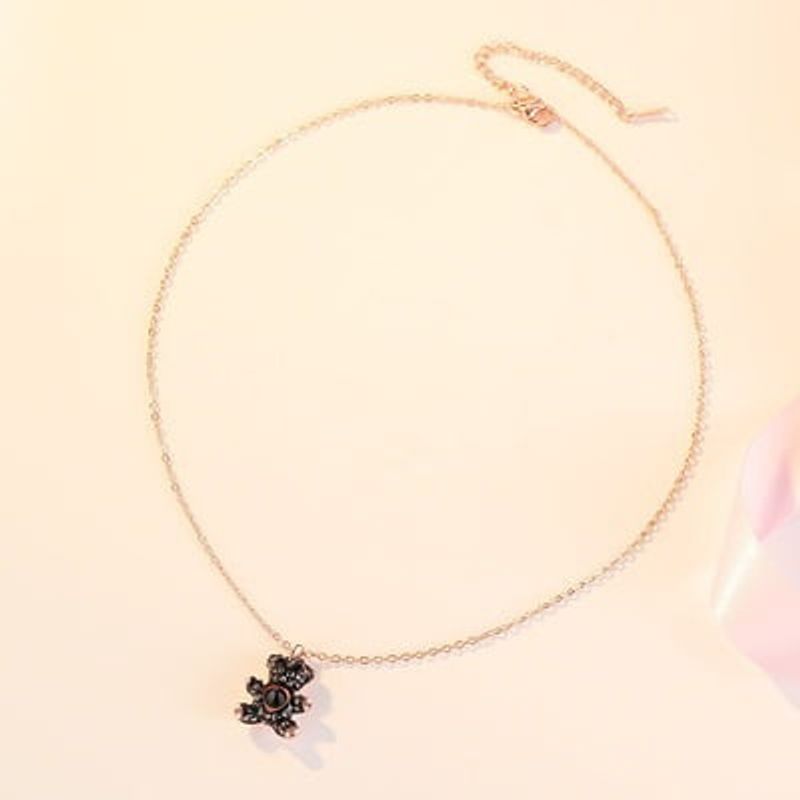 Fashion, accesorii si bijuterii - Femei - Bijuterii femei - Coliere femei - Colier cu proiectie MBrands in forma de ursulet care proiecteaza cuvantul " Te Iubesc" in 100 de limbi - Negru - Infinity.ro