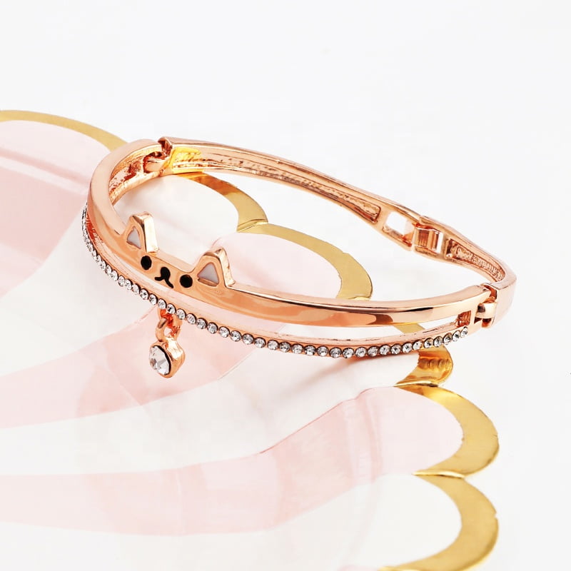 Fashion, accesorii si bijuterii - Femei - Bijuterii femei - Ceasuri femei - Set MBrands ceas quartz cu cristale si bratara in forma de pisica - Infinity.ro