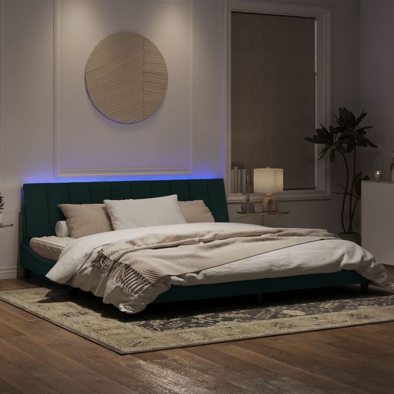 Casa si Gradina - Mobilier - Paturi si accesorii - Paturi - Cadru de pat cu lumini LED, verde inchis, 200x200 cm, catifea - Infinity.ro