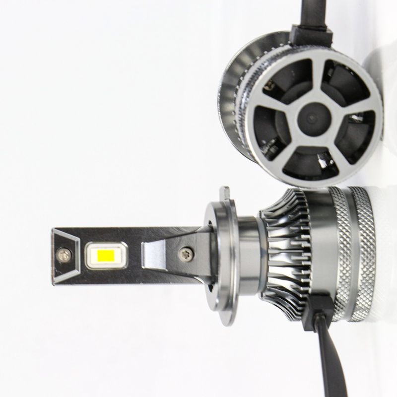 Auto si Moto - Electrice auto - Iluminare si semnalizare - Becuri auto - Set de 2 becuri led dedicate 24V Xentech Light V15 H7 30 watti Canbus - Infinity.ro