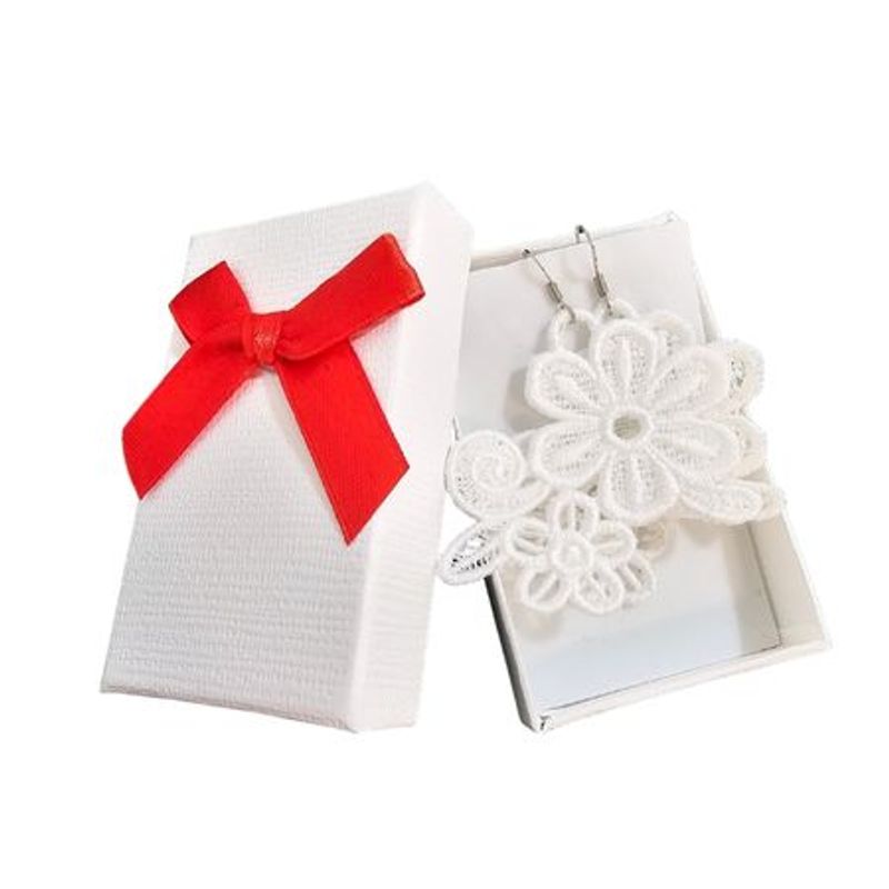 Fashion, accesorii si bijuterii - Femei - Bijuterii femei - Cercei femei - Cercei Brodati Eleganta Florara Ariale, Flori, Alb - Infinity.ro