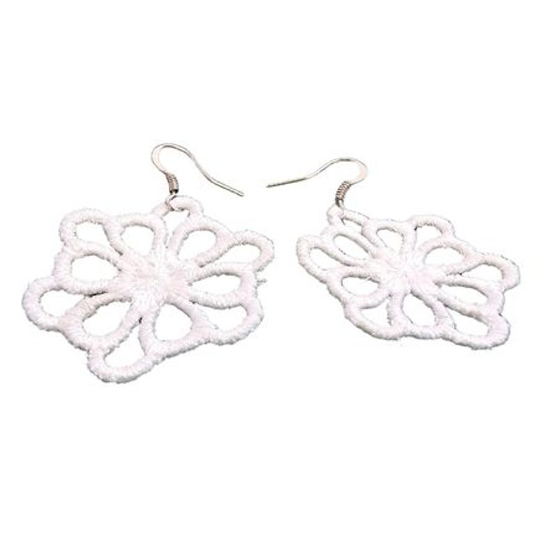 Fashion, accesorii si bijuterii - Femei - Bijuterii femei - Cercei femei - Cercei Brodati Rafinament in Alb Ariale, Flori, Alb - Infinity.ro