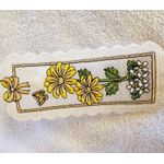 Carti si Birotica - Carti - Accesorii pentru cititori - Semn de carte brodat Galbenele ARIALE - Infinity.ro