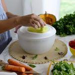 Casa si Gradina - Bucatarie si vesela - Vesela si tacamuri - Farfurii si boluri - Bol tip centrifuga manuala pentru uscare salata Sanaliving d24 cm*H20,5 cm - Galben - Infinity.ro