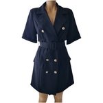 Fashion, accesorii si bijuterii - Femei - Imbracaminte femei - Rochii femei - Rochie neagra tip sacou cu detalii nasturi aurii, marime M/L tall, curea inclusa - Infinity.ro
