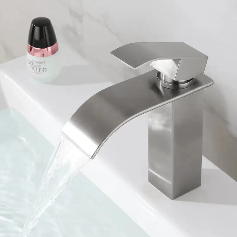 Casa si Gradina - Sanitare - Lavoar baie si accesorii - Baterii sanitare - Baterie sanitara MaGeCa® pentru lavoar, Tip cascada, Otel inoxidabil, Monocomanda, Racorduri incluse, 18 cm inaltime - Infinity.ro