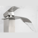 Casa si Gradina - Sanitare - Lavoar baie si accesorii - Baterii sanitare - Baterie sanitara MaGeCa® pentru lavoar, Tip cascada, Otel inoxidabil, Monocomanda, Racorduri incluse, 18 cm inaltime - Infinity.ro