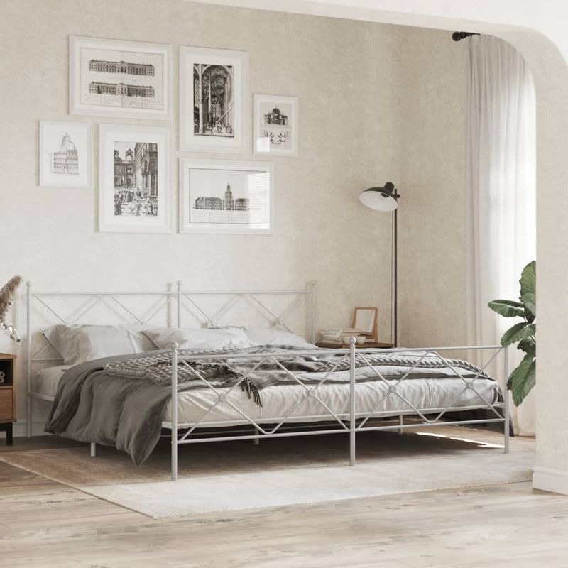 Casa si Gradina - Mobilier - Paturi si accesorii - Paturi - Cadru de pat metalic cu tablie, alb, 200x200 cm - Infinity.ro