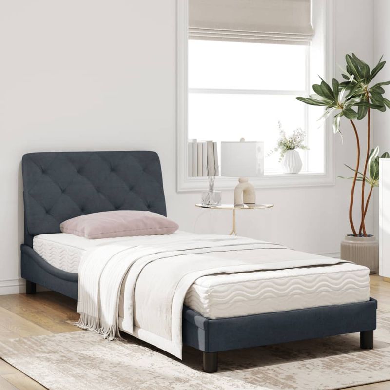 Casa si Gradina - Mobilier - Paturi si accesorii - Paturi - Pat cu saltea, gri inchis, 90x200 cm, catifea - Infinity.ro