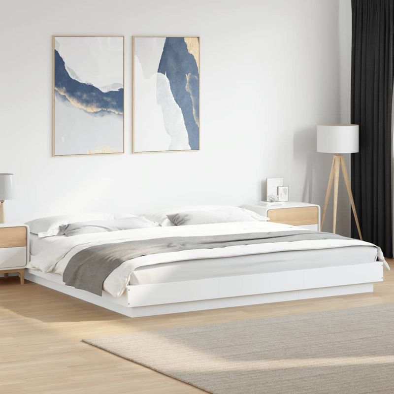 Casa si Gradina - Mobilier - Paturi si accesorii - Paturi - Cadru de pat cu lumini LED, alb, 200x200 cm, lemn prelucrat - Infinity.ro