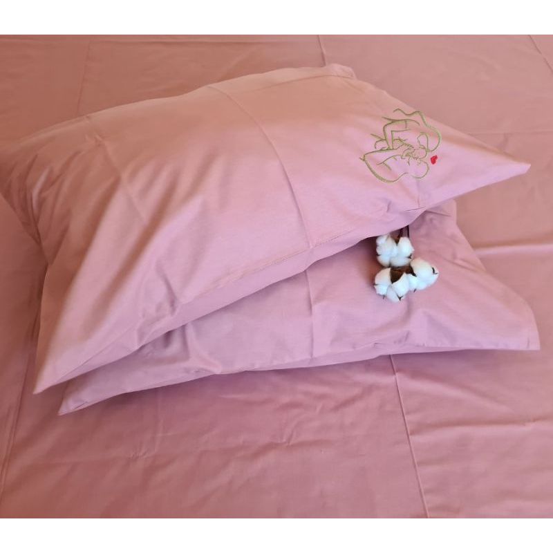 Casa si Gradina - Textile si covoare - Lenjerii de pat - Seturi de lenjerie - Lenjerie de pat brodata Family by Ariale, pentru 2 persoane, 4 piese, bumbac ranforce, 200 x220 cm, Lila - Infinity.ro