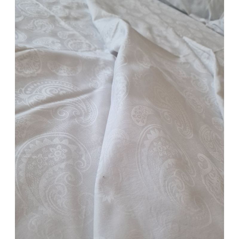Casa si Gradina - Textile si covoare - Lenjerii de pat - Seturi de lenjerie - Lenjerie Jaquard 2 persoane, ARIALE, 3 piese, Alb - Infinity.ro