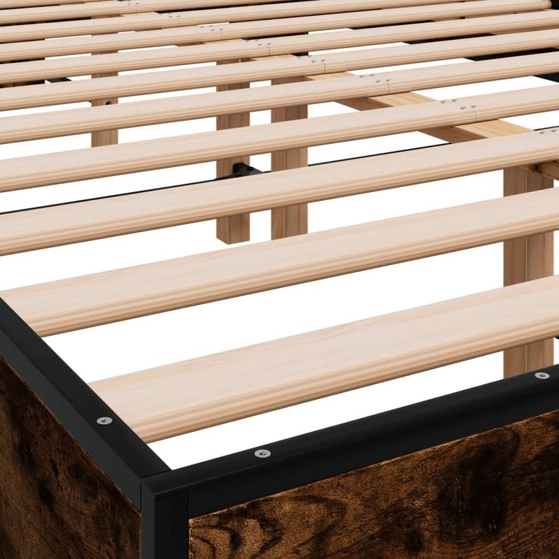 Casa si Gradina - Mobilier - Paturi si accesorii - Paturi - Cadru de pat, stejar fumuriu 120x200 cm lemn prelucrat si metal - Infinity.ro