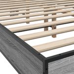 Casa si Gradina - Mobilier - Paturi si accesorii - Paturi - Cadru de pat, gri sonoma, 140x200 cm, lemn prelucrat si metal - Infinity.ro