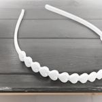 Fashion, accesorii si bijuterii - Femei - Accesorii femei - Accesorii pentru par femei - Bentita decorabila din plastic pentru par Crisalida, latime 1.2 cm, Alb - Infinity.ro