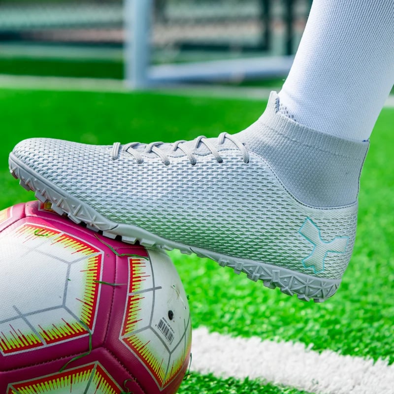 Sport si Outdoor - Echipament Sportiv - Incaltaminte sport - Pantofi sport - Ghete de fotbal MBrands cu glezniera 7.5 pentru teren sintetic culoare gri 38 - Infinity.ro