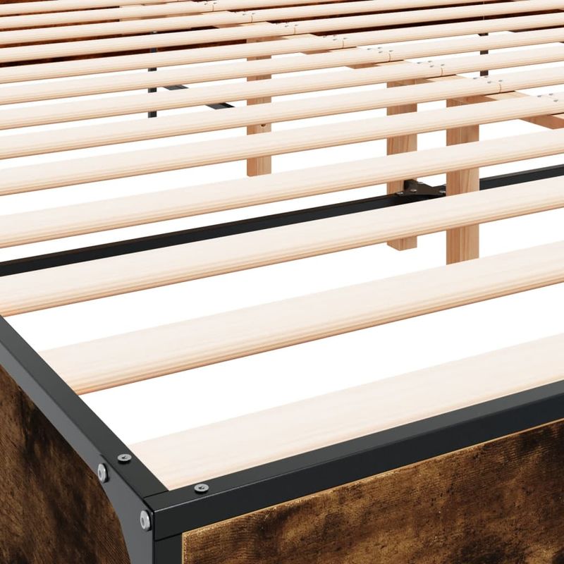 Casa si Gradina - Mobilier - Paturi si accesorii - Paturi - Cadru de pat, stejar fumuriu 200x200 cm lemn prelucrat si metal - Infinity.ro