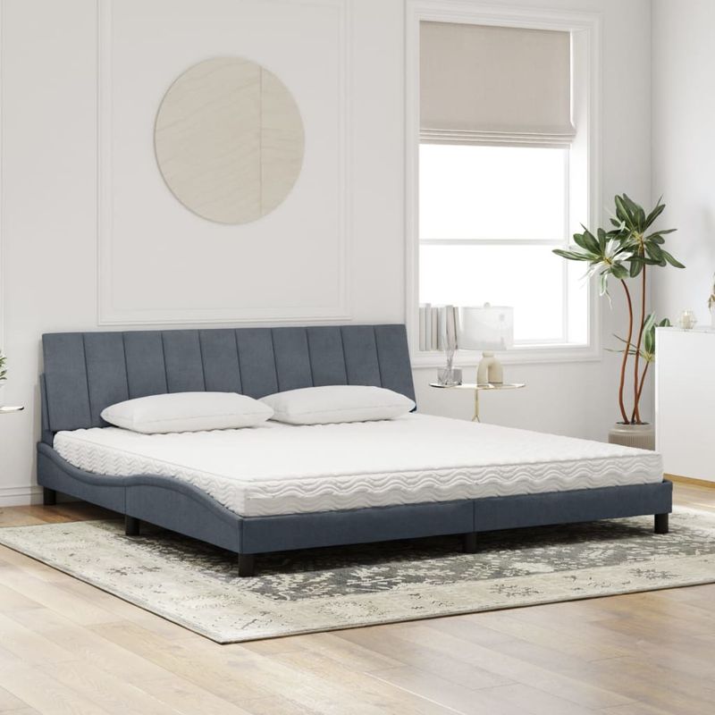 Casa si Gradina - Mobilier - Paturi si accesorii - Paturi - Pat cu saltea, gri inchis, 200x200 cm, catifea - Infinity.ro