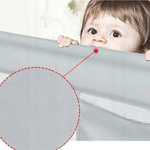 Casa si Gradina - Textile si covoare - Lenjerii de pat - Protectie saltea - Bariera protectie pat HappyKID culisanta XXL 200 cm Baby Bear, inaltime reglabila 68-98 cm - Infinity.ro