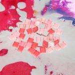 Jucarii, Copii si Bebe - Jucarii si jocuri - Jucarii & jocuri educative - Seturi de artizanat - Set 35 pietre decorative de mozaic din sticla Crisalida, 10 x 10 mm, Roz pudrat - Infinity.ro