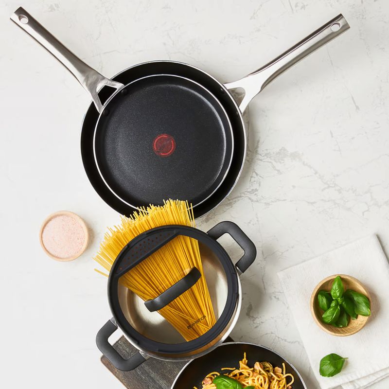Casa si Gradina - Bucatarie si vesela - Vase pentru gatit - Tigai si seturi - Tigaie universala AMBITION Dott, invelis non-stick ILAG Essential, 24 cm - Infinity.ro
