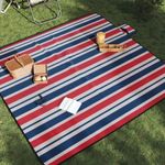 Sport si Outdoor - Camping - Accesorii camping si drumetii - Patura picnic pliabila, dungi rosu albastre, 200x200 cm catifea - Infinity.ro