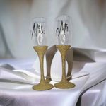 Market - Cadouri - Cadouri personalizate - Set 2 pahare nunta, miri, nasi, personalizate "Mr.", "Mrs." si sclipici auriu - Infinity.ro