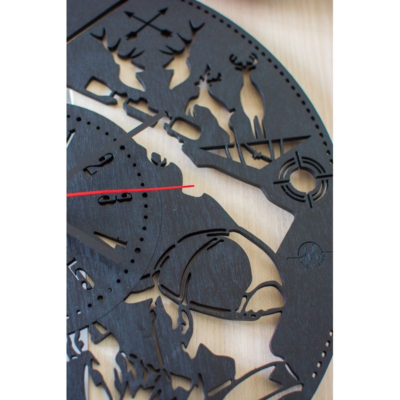 Casa si Gradina - Decoratiuni - Ceasuri - Ceas Decorativ Personalizabil HandyHands din lemn HH264 Vanatoare - 29 L x 29 H (cm) - Infinity.ro
