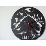 Casa si Gradina - Decoratiuni - Ceasuri - Ceas Decorativ Personalizabil HandyHands din lemn HH264 Vanatoare - 29 L x 29 H (cm) - Infinity.ro