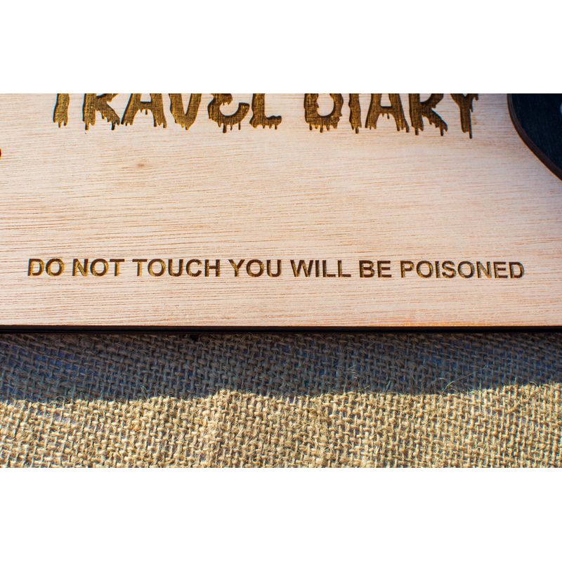 Market - Cadouri - Rame si albume foto - Album Foto de Nunta Personalizat din lemn GuestBook Morticia Addams 30x21 cm - Infinity.ro