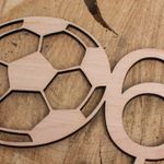 Casa si Gradina - Decoratiuni - Decoratiuni petrecere - Accesorii pentru petrecere - Topper Aniversare Personalizabil din lemn HH1558 Minge de Fotbal 12x15 cm - Infinity.ro
