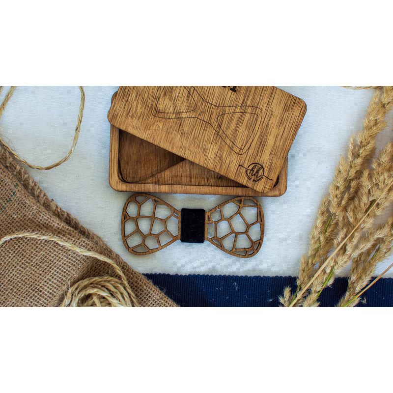 Fashion, accesorii si bijuterii - Barbati - Accesorii barbati - Cravate si papioane barbati - Papion din Lemn HH286, Handmade, in Cutie Premium Personalizata - Infinity.ro