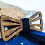 Fashion, accesorii si bijuterii - Barbati - Accesorii barbati - Cravate si papioane barbati - Papion din Lemn HH357, Handmade, in Cutie Premium Personalizata - Infinity.ro