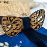 Fashion, accesorii si bijuterii - Barbati - Accesorii barbati - Cravate si papioane barbati - Papion din Lemn HH279, Handmade, in Cutie Premium Personalizata - Infinity.ro