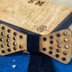 Fashion, accesorii si bijuterii - Barbati - Accesorii barbati - Cravate si papioane barbati - Papion din Lemn HH342, Handmade, in Cutie Premium Personalizata - Infinity.ro