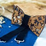 Fashion, accesorii si bijuterii - Barbati - Accesorii barbati - Cravate si papioane barbati - Papion din Lemn HH332, Handmade, in Cutie Premium Personalizata - Infinity.ro