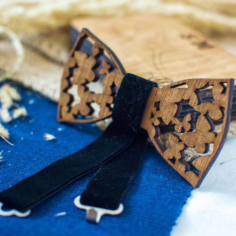 Fashion, accesorii si bijuterii - Barbati - Accesorii barbati - Cravate si papioane barbati - Papion din Lemn HH332, Handmade, in Cutie Premium Personalizata - Infinity.ro