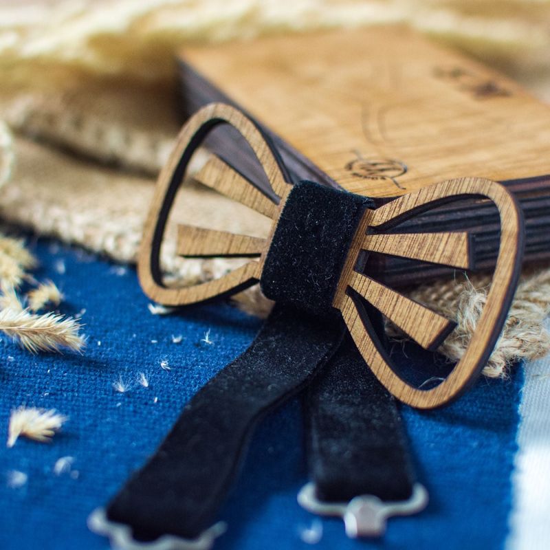 Fashion, accesorii si bijuterii - Barbati - Accesorii barbati - Cravate si papioane barbati - Papion din Lemn HH319, Handmade, in Cutie Premium Personalizata - Infinity.ro