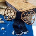 Fashion, accesorii si bijuterii - Barbati - Accesorii barbati - Cravate si papioane barbati - Papion din Lemn HH286, Handmade, in Cutie Premium Personalizata - Infinity.ro