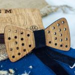 Fashion, accesorii si bijuterii - Barbati - Accesorii barbati - Cravate si papioane barbati - Papion din Lemn HH361, Handmade, in Cutie Premium Personalizata - Infinity.ro