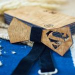 Fashion, accesorii si bijuterii - Barbati - Accesorii barbati - Cravate si papioane barbati - Papion din Lemn HH297, Handmade, in Cutie Premium Personalizata - Infinity.ro